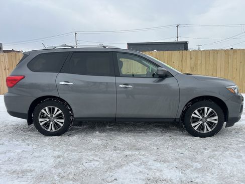 Used 2018 Nissan Pathfinder S image 5