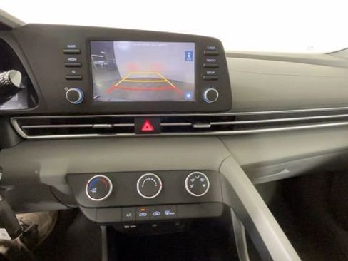 Certified 2023 Hyundai Elantra SE FWD image 34