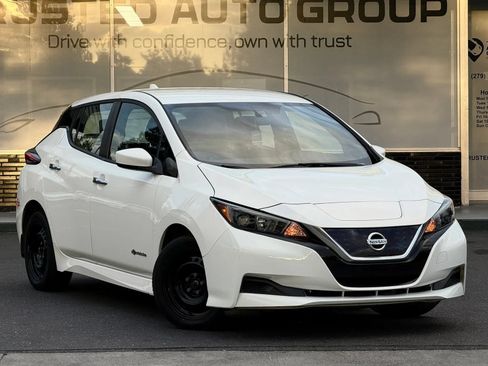 Used 2018 Nissan Leaf S w/ S Charge Package FWD image 3