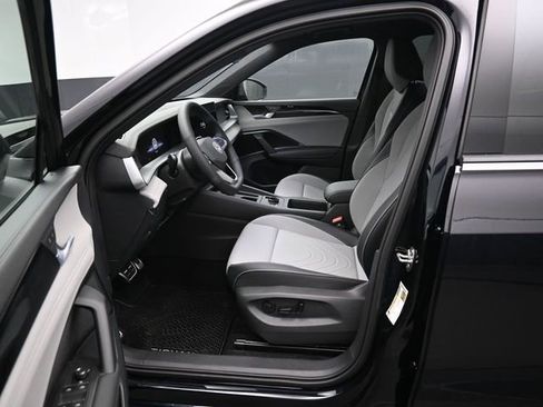 New 2026 Volkswagen Tiguan SE R-Line image 9