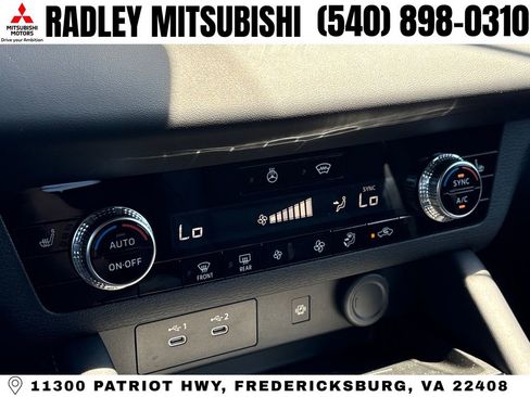 New 2026 Mitsubishi Outlander LE AWD/4WD image 10