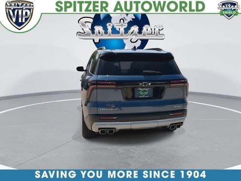 Used 2025 Chevrolet Traverse LT w/ Sun and Wheel Package FWD image 8