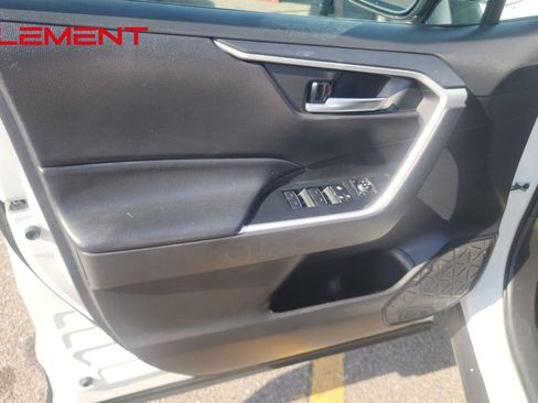 Used 2022 Toyota RAV4 XLE AWD/4WD image 13