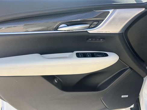 Certified 2023 Cadillac XT5 Sportv w/ Technology Package AWD/4WD image 29