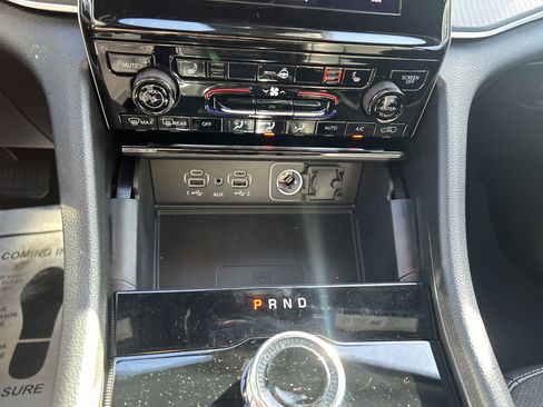 New 2025 Jeep Grand Cherokee Altitude image 25