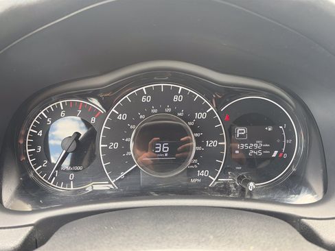 Used 2017 Nissan Versa Note SV FWD image 19