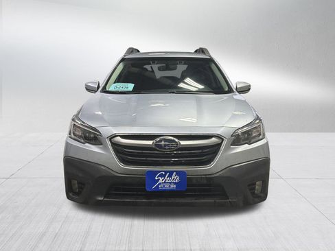 Used 2020 Subaru Outback Premium image 2