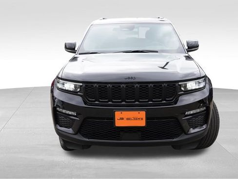 Used 2025 Jeep Grand Cherokee Limited w/ Black Appearance Package AWD/4WD image 12