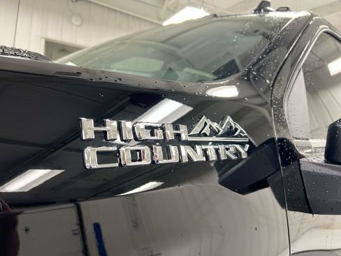 Used 2026 Chevrolet Silverado 2500 High Country w/ High Country Premium Package AWD/4WD image 27