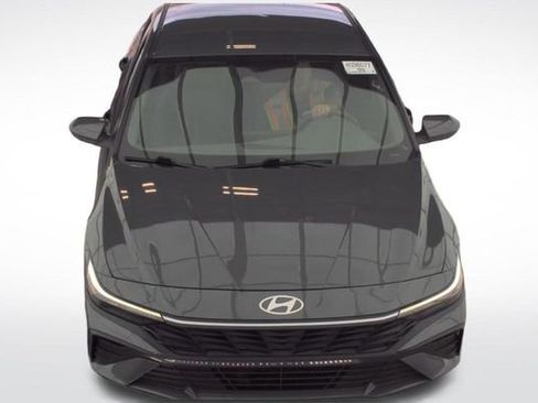 Used 2024 Hyundai Elantra SE FWD image 8