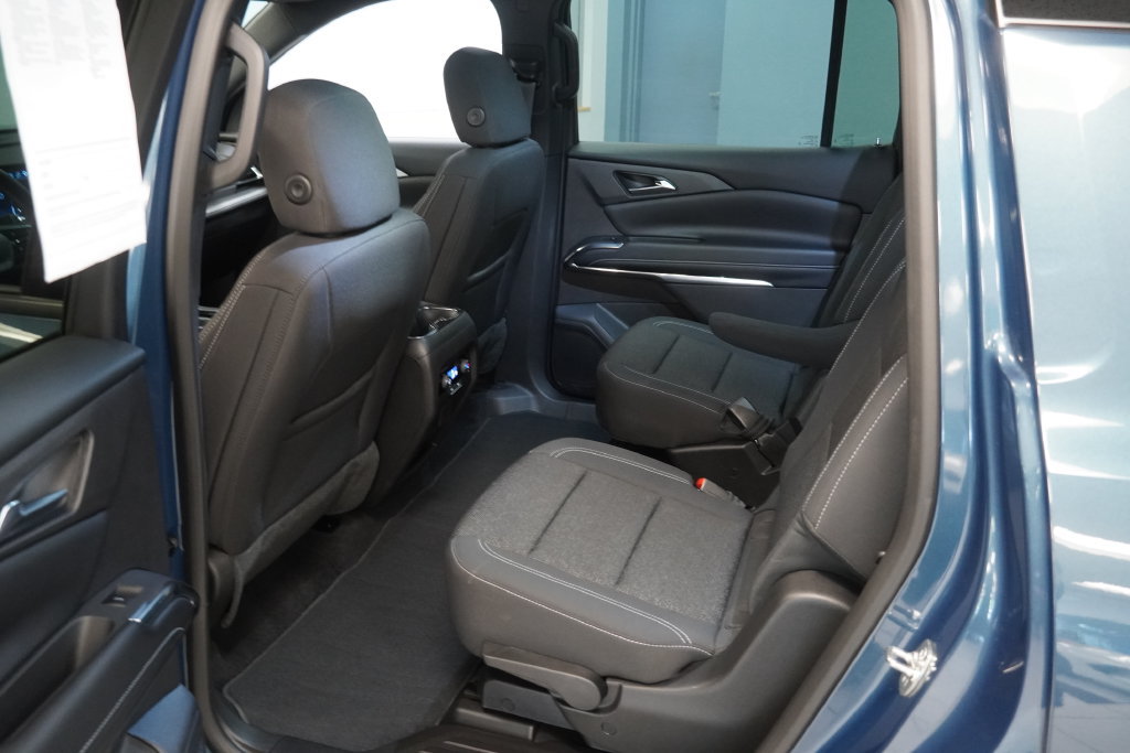 Used 2026 Chevrolet Traverse LT w/ Driver Confidence Package FWD image 18
