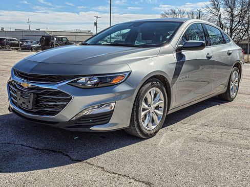 Used 2024 Chevrolet Malibu LT image 3