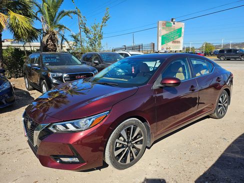 Used 2021 Nissan Sentra SV w/ SV Premium Package image 9