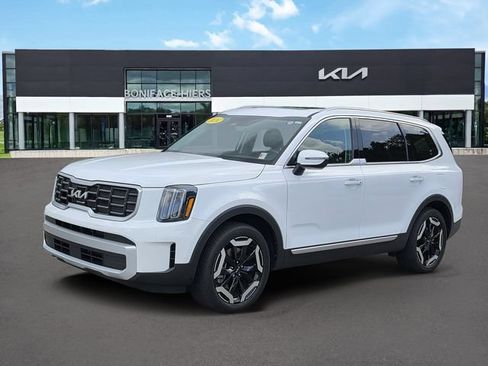 Certified 2025 Kia Telluride S FWD image 2