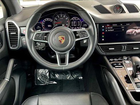 Used 2023 Porsche Cayenne image 9