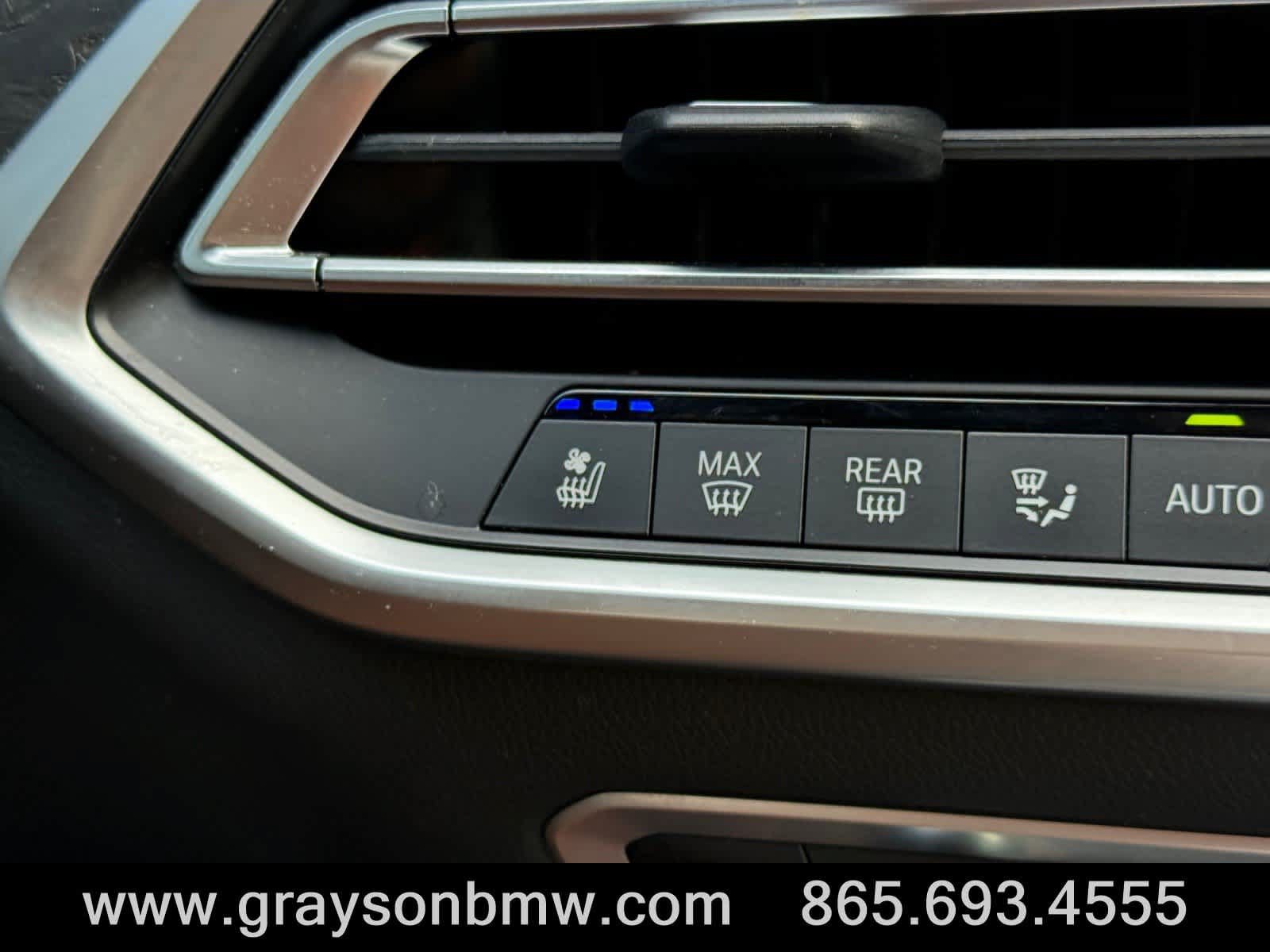 Used 2022 BMW X7 M50i w/ Luxury Seating Package AWD/4WD image 33