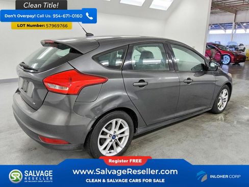 Used 2017 Ford Focus SE FWD image 4