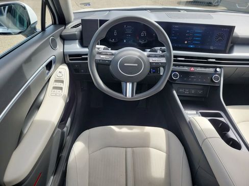Used 2025 Hyundai Sonata SEL FWD image 10
