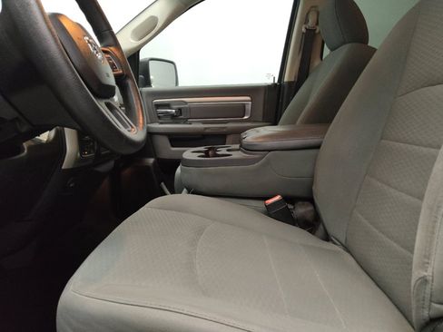 Used 2017 RAM 1500 Classic SLT AWD/4WD image 17