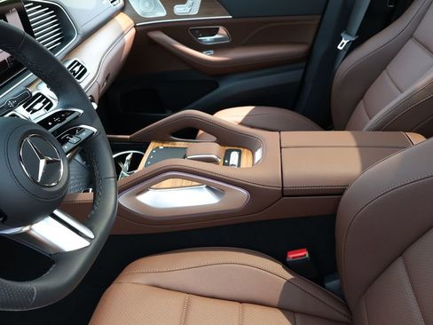 New 2025 Mercedes-Benz GLS 450 4MATIC image 12