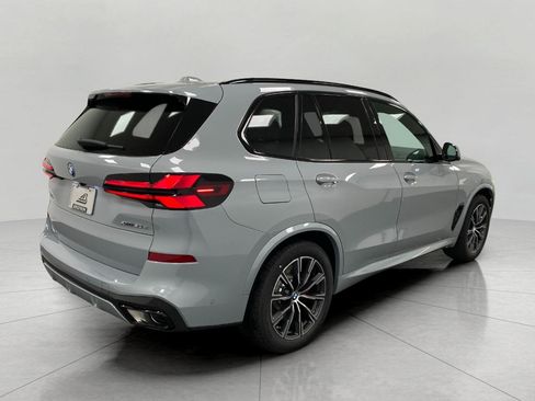 New 2026 BMW X5 xDrive50e AWD/4WD image 3