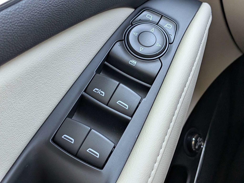 Used 2023 Buick Enclave Essence w/ Experience Buick Package FWD image 26