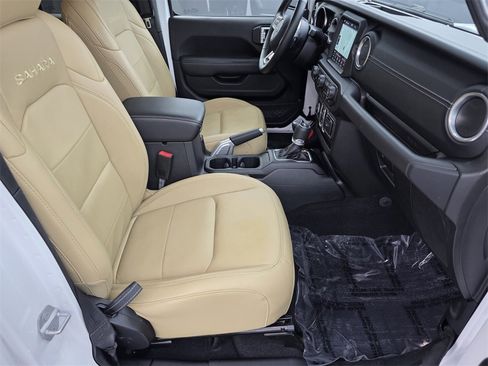 Used 2019 Jeep Wrangler Unlimited Sahara w/ Dual Top Group image 28