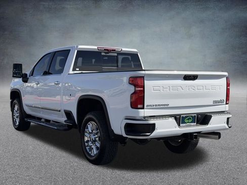 Used 2025 Chevrolet Silverado 2500 High Country w/ High Country Premium Package AWD/4WD image 7