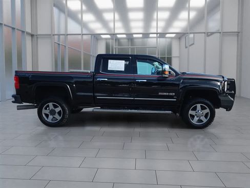 Used 2016 GMC Sierra 2500 SLT w/ All-Terrain HD Package AWD/4WD image 2