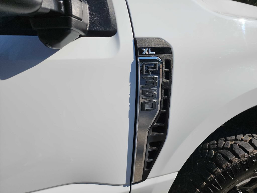 Used 2023 Ford F350 XL w/ 360-Degree Camera Package AWD/4WD image 13
