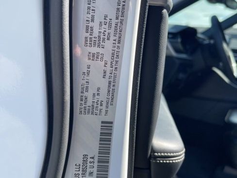 Used 2024 Jeep Grand Cherokee Limited 4xe image 22