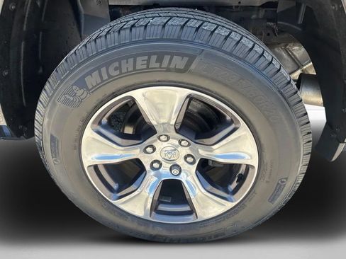 Used 2019 RAM 1500 Laramie AWD/4WD image 13