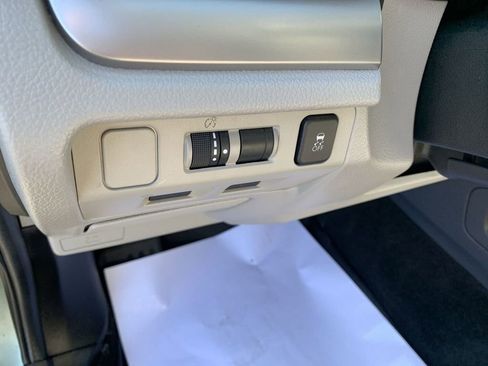 Used 2018 Subaru Forester 2.5i Premium w/ All-Weather Package image 14