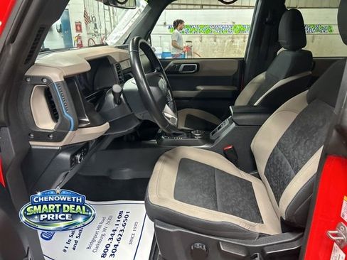 Used 2023 Ford Bronco Wildtrak image 10