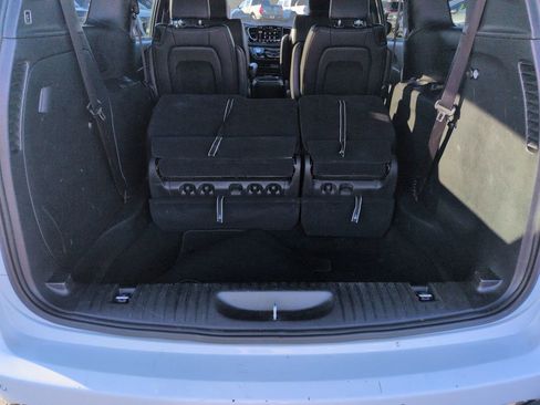 Used 2025 Chrysler Pacifica Select FWD image 23
