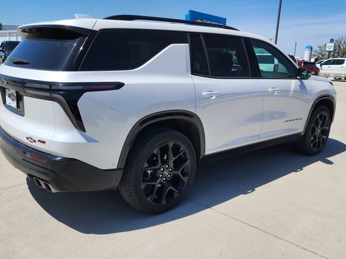 Used 2024 Chevrolet Traverse RS AWD/4WD image 4