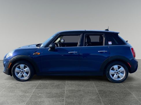 Used 2016 MINI Cooper 4-Door Hardtop image 2