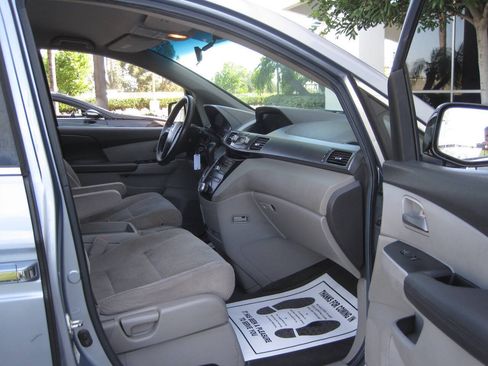 Used 2012 Honda Odyssey EX image 27