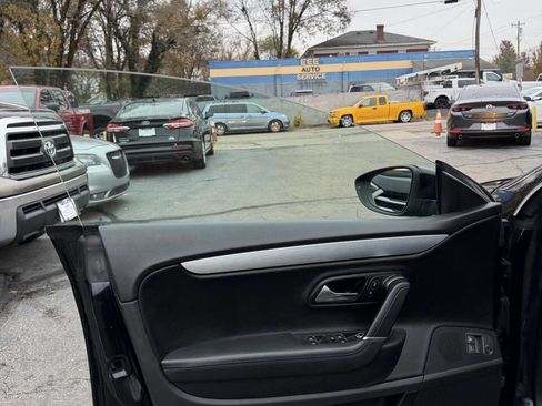 Used 2010 Volkswagen CC Luxury image 10