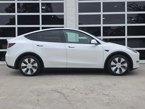 Used 2020 Tesla Model Y Long Range AWD/4WD image 3