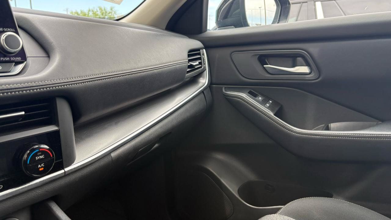 Used 2025 Nissan Rogue SV FWD image 26