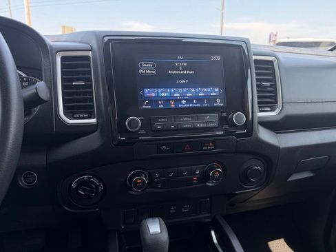 Used 2023 Nissan Frontier SV AWD/4WD image 17