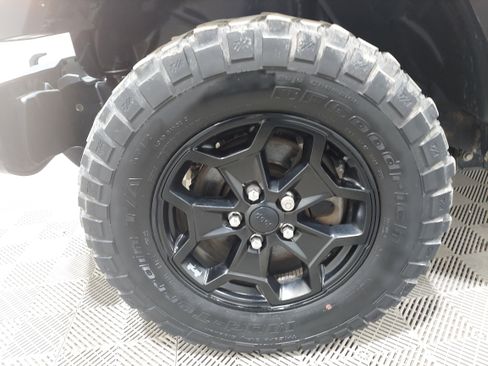 Used 2021 Jeep Gladiator Sport AWD/4WD image 6