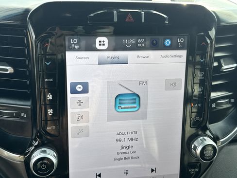 Used 2024 RAM 1500 Laramie image 18