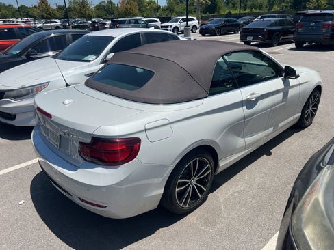 Used 2020 BMW 230i Convertible w/ Premium Package RWD image 8