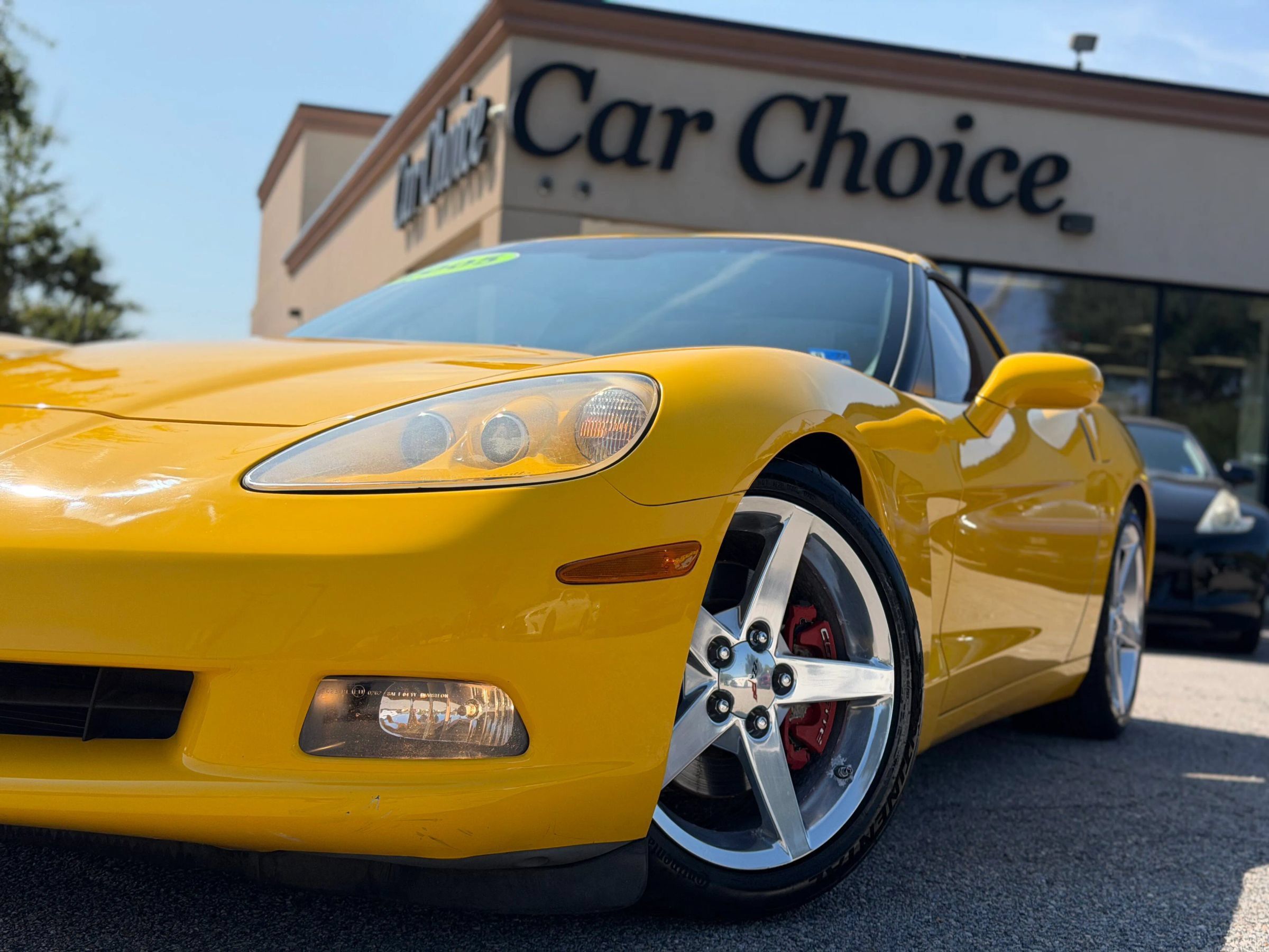 Used 2005 Chevrolet Corvette Coupe w/ Preferred Equipment Group RWD image 3