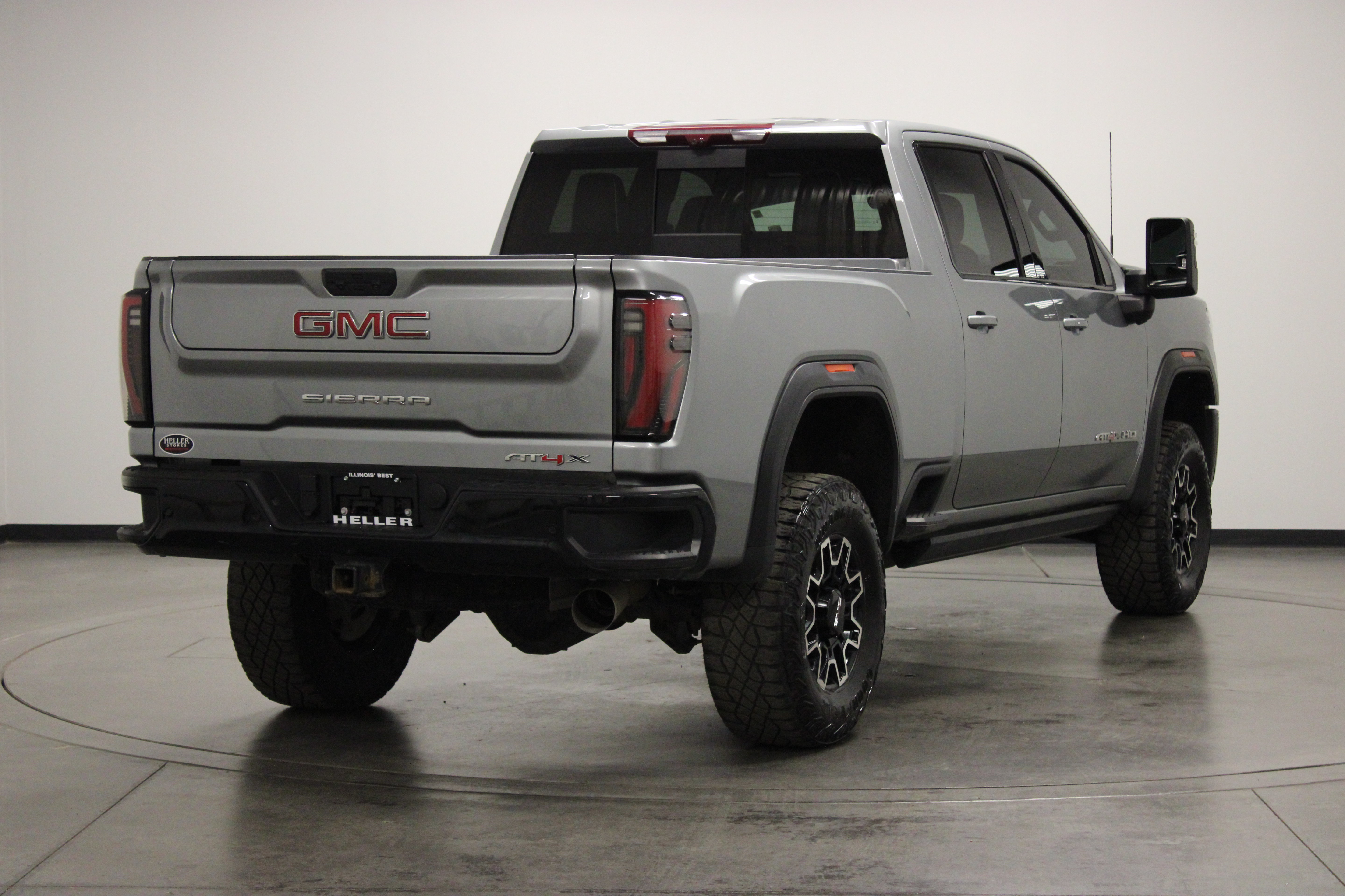Used 2024 GMC Sierra 2500 AT4X AWD/4WD image 8