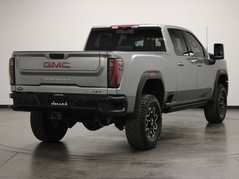 Used 2024 GMC Sierra 2500 AT4X AWD/4WD image 8