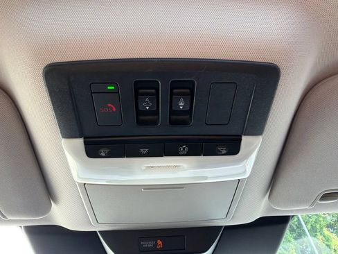 Used 2022 Nissan Pathfinder SL w/ SL Premium Package FWD image 84
