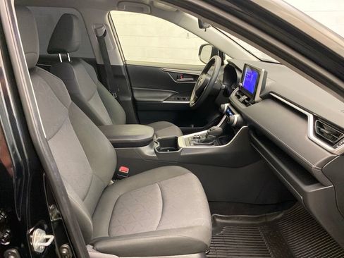 Used 2025 Toyota RAV4 XLE AWD/4WD image 24